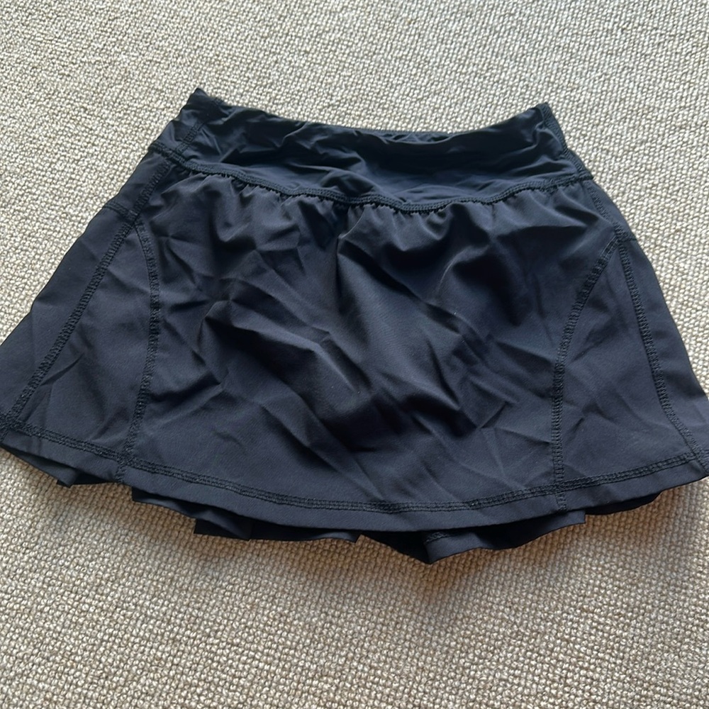 GB Girls skirt with built in shorts. Size M
